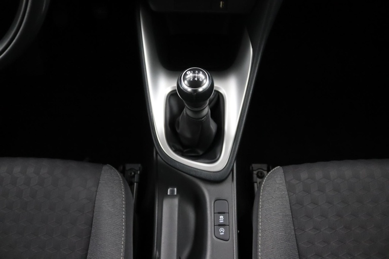 Toyota Yaris - 1.5 VVT-i Dynamic Trekhaak 27