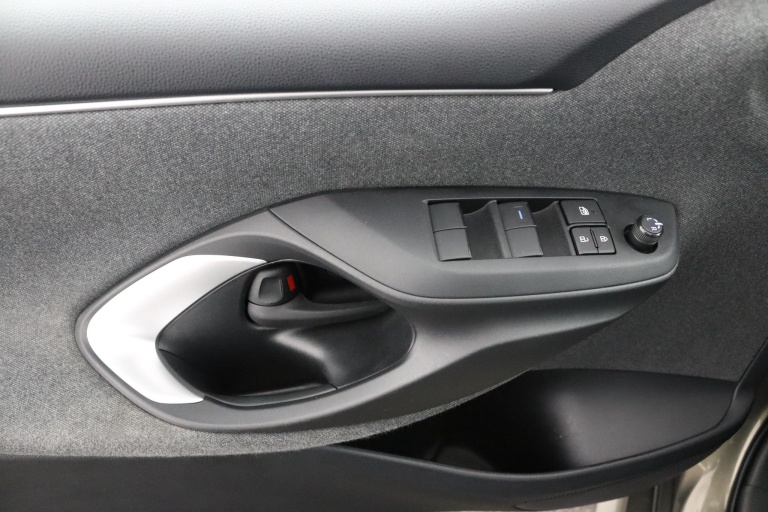 Toyota Yaris - 1.5 VVT-i Dynamic Trekhaak 29