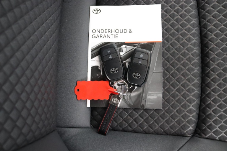 Toyota Yaris - 1.5 Hybrid Executive Origineel Nederlands 16