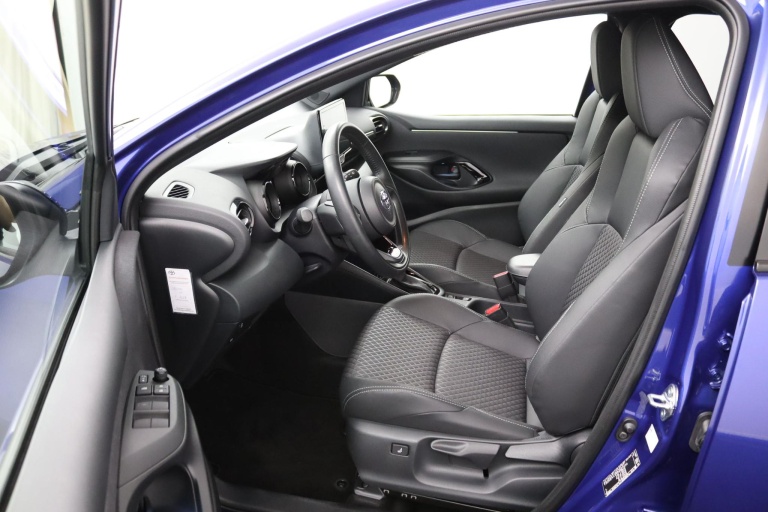 Toyota Yaris - 1.5 Hybrid Executive Origineel Nederlands 18