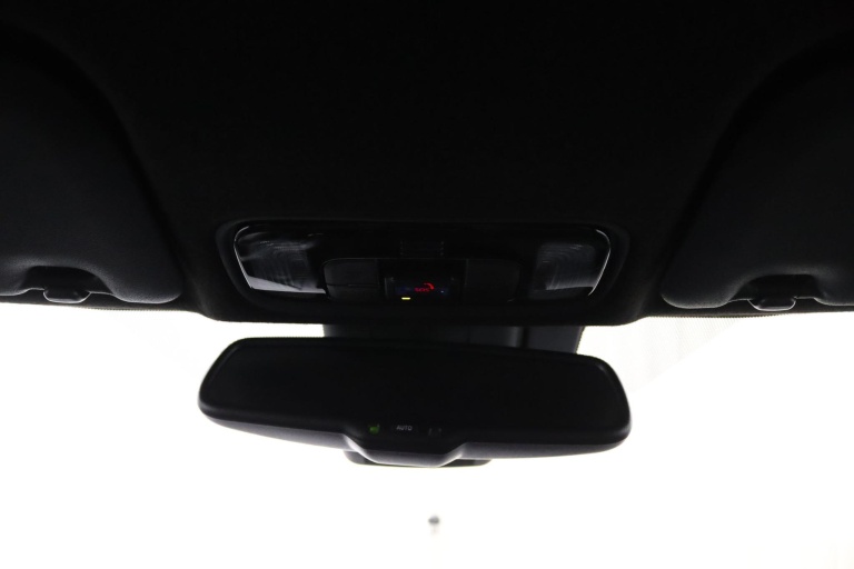 Toyota Yaris - 1.5 Hybrid Executive Origineel Nederlands 32