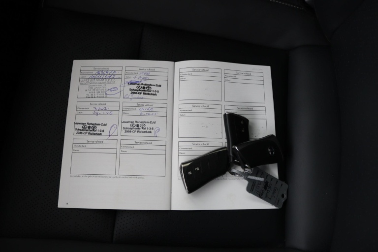 Lexus UX - 250h Luxury Line 11