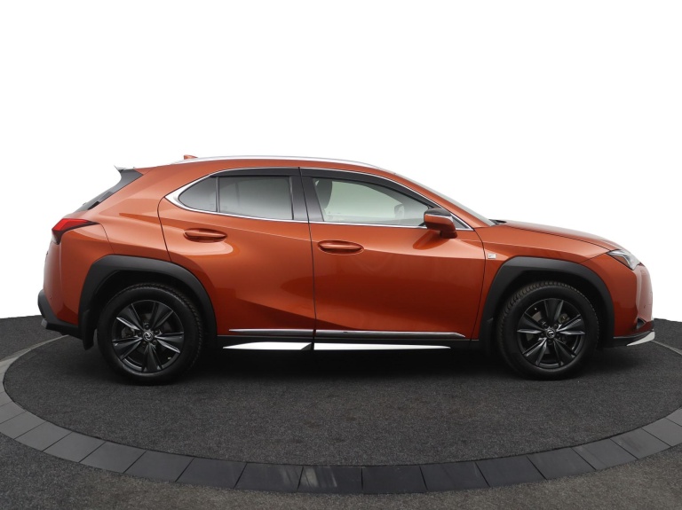 Lexus UX - 250h Luxury Line 13