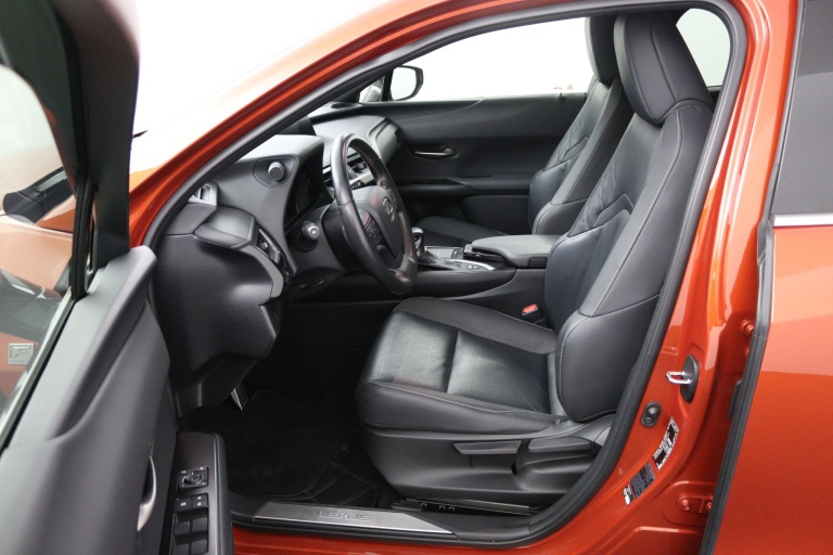 Lexus UX - 250h Luxury Line 17