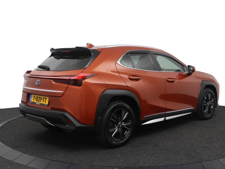 Lexus UX - 250h Luxury Line 2