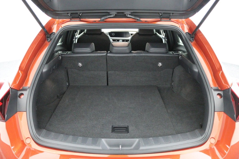 Lexus UX - 250h Luxury Line 23