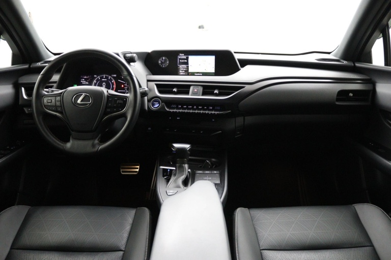 Lexus UX - 250h Luxury Line 4