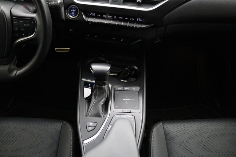 Lexus UX - 250h Luxury Line 47