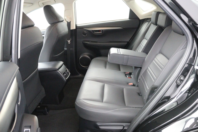 Lexus NX - 300h AWD Edition 30 17