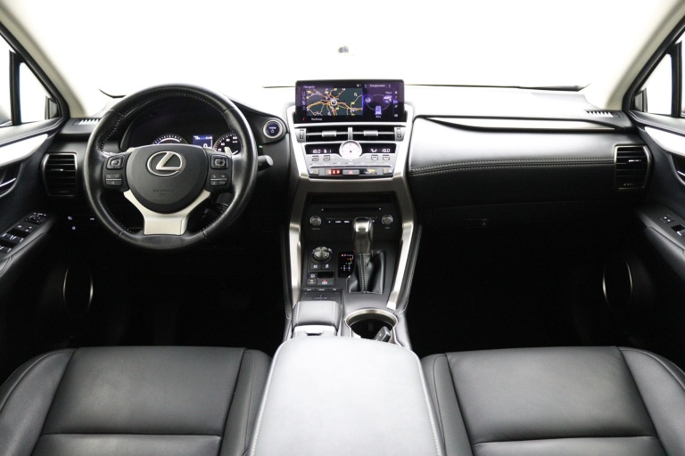 Lexus NX - 300h AWD Edition 30 4