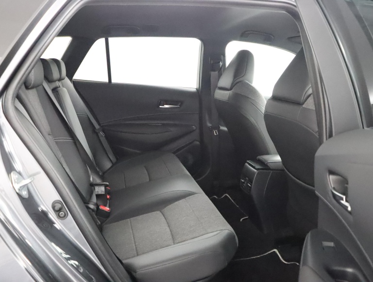 Toyota Corolla Touring Sports - Hybrid 140 Dynamic 43