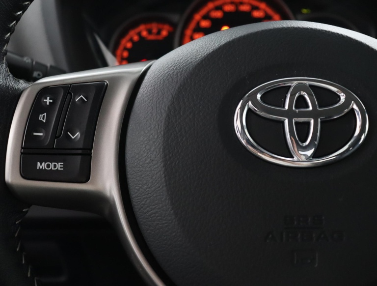 Toyota Yaris - 1.0 VVT-i Aspiration 19