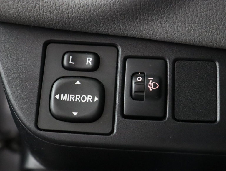 Toyota Yaris - 1.0 VVT-i Aspiration 28