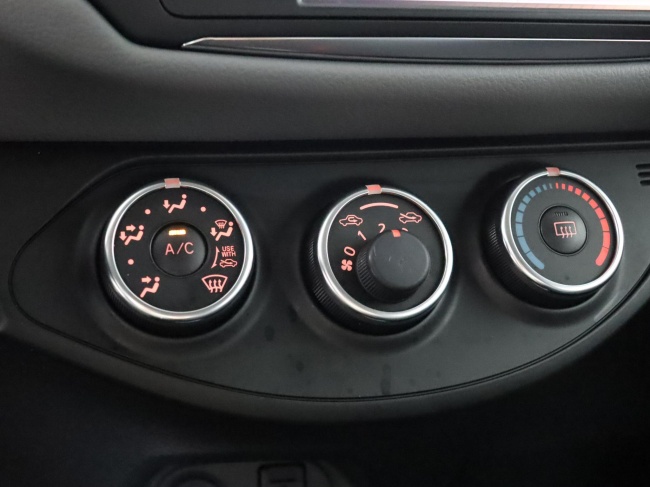Toyota Yaris - 1.0 VVT-i Aspiration