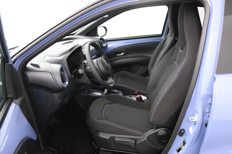 Toyota Aygo X - Hybrid 115 pulse 17