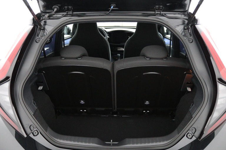 Toyota Aygo X - Hybrid 115 pulse 23