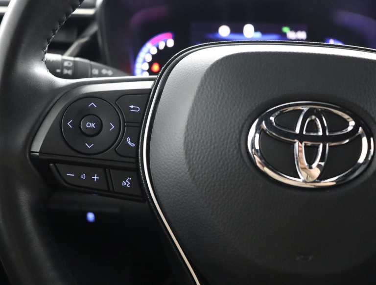 Toyota Corolla - 2.0 Hybrid Dynamic 19