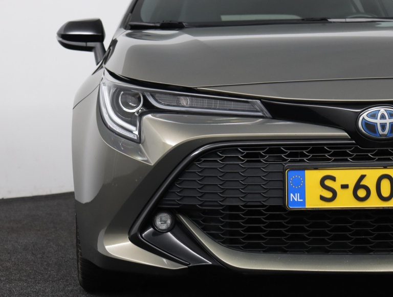Toyota Corolla - 2.0 Hybrid Dynamic 33