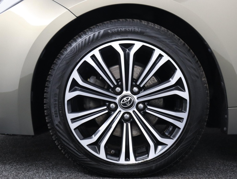 Toyota Corolla - 2.0 Hybrid Dynamic 39