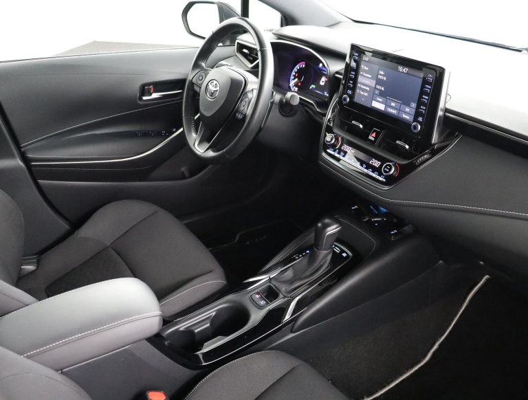Toyota Corolla - 2.0 Hybrid Dynamic 61