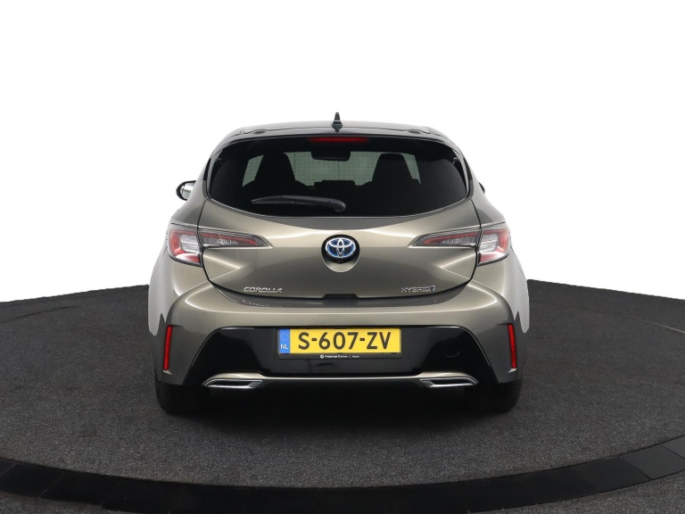 Toyota Corolla - 2.0 Hybrid Dynamic 63