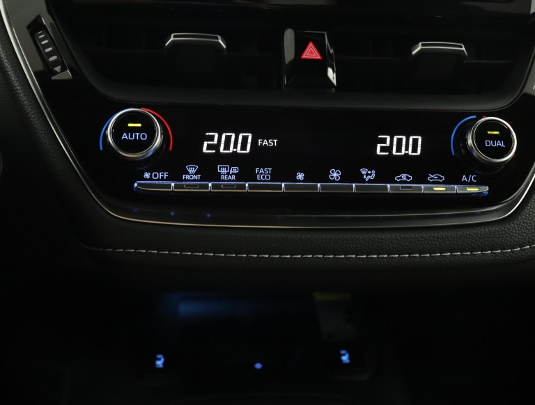 Toyota Corolla - 2.0 Hybrid Dynamic 7