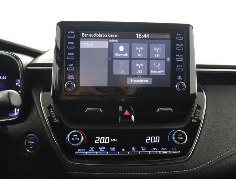 Toyota Corolla - 2.0 Hybrid Dynamic 8