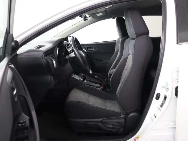 Toyota Auris Touring Sports - 1.8 Hybrid Dynamic Go