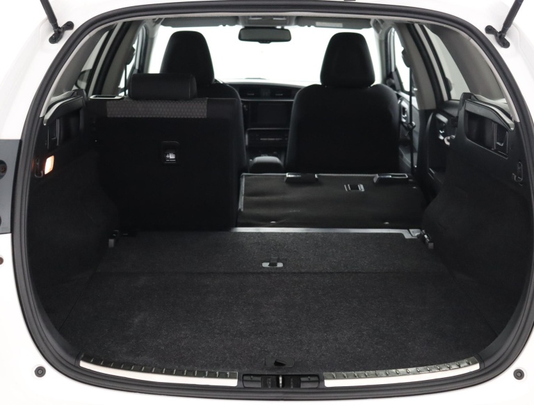 Toyota Auris Touring Sports - 1.8 Hybrid Dynamic Go 24
