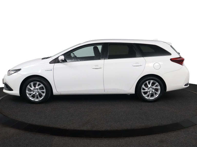 Toyota Auris Touring Sports - 1.8 Hybrid Dynamic Go 3