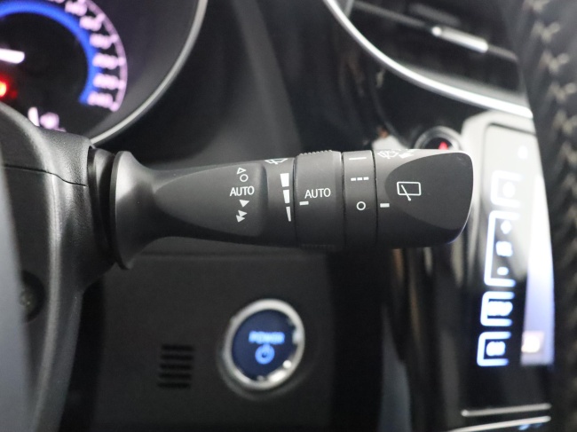 Toyota Auris Touring Sports - 1.8 Hybrid Dynamic Go