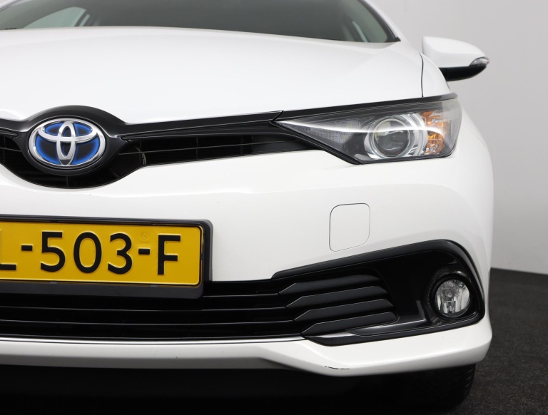 Toyota Auris Touring Sports - 1.8 Hybrid Dynamic Go 32