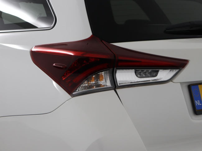 Toyota Auris Touring Sports - 1.8 Hybrid Dynamic Go