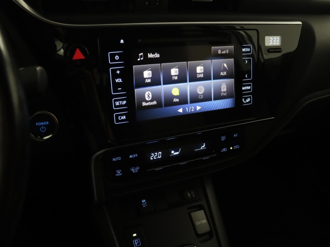 Toyota Auris Touring Sports - 1.8 Hybrid Dynamic Go