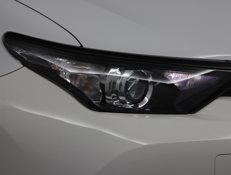 Toyota Auris Touring Sports - 1.8 Hybrid Dynamic Go 62