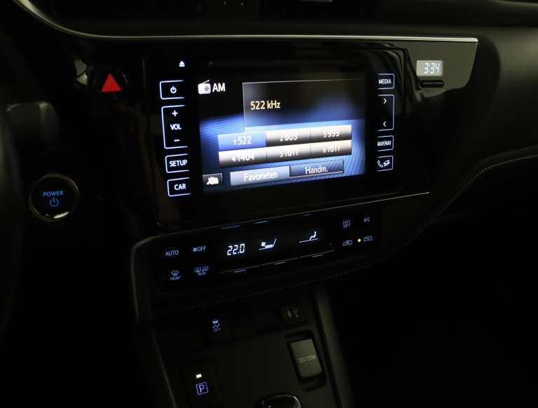 Toyota Auris Touring Sports - 1.8 Hybrid Dynamic Go 8