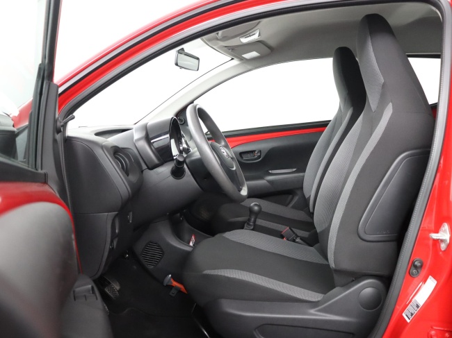 Toyota Aygo - 1.0 VVT-i x-now