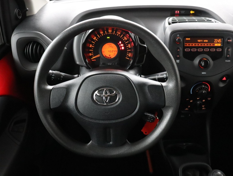 Toyota Aygo - 1.0 VVT-i x-now 18