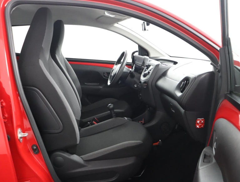 Toyota Aygo - 1.0 VVT-i x-now 19
