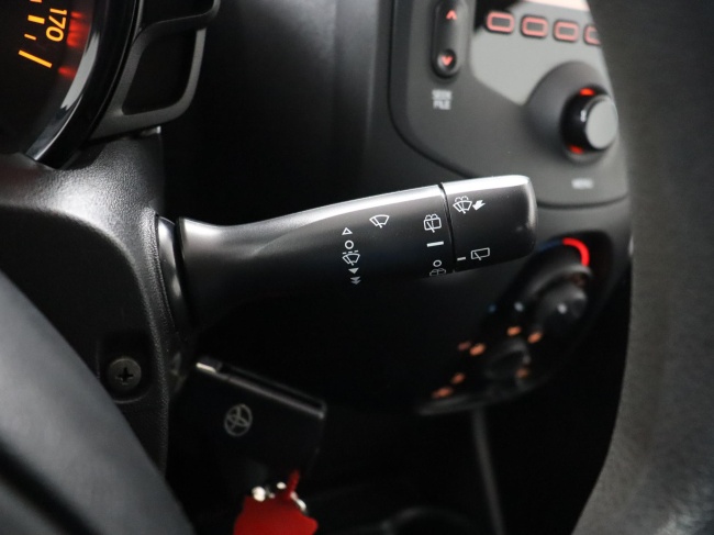 Toyota Aygo - 1.0 VVT-i x-now