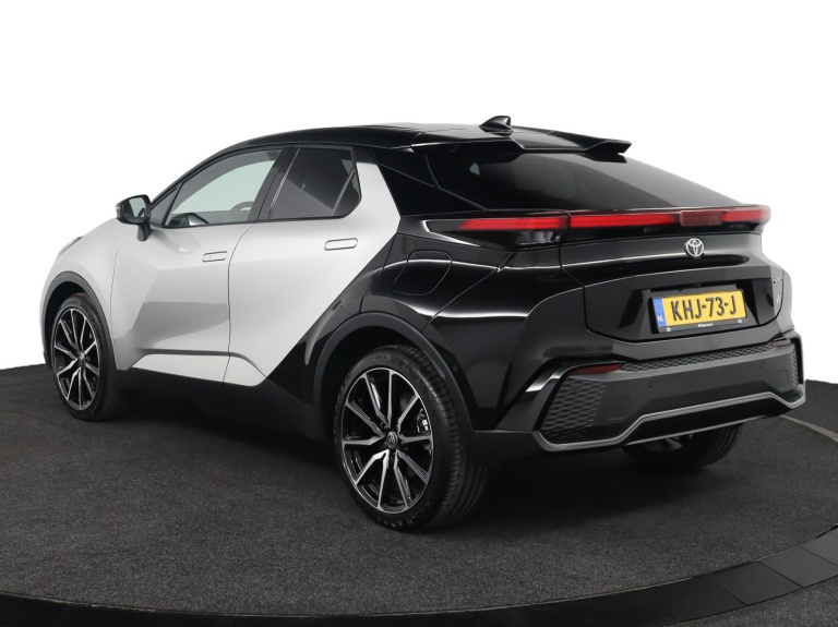 Toyota C-HR - 2.0 Plug-in Hybrid 220 Premium 12