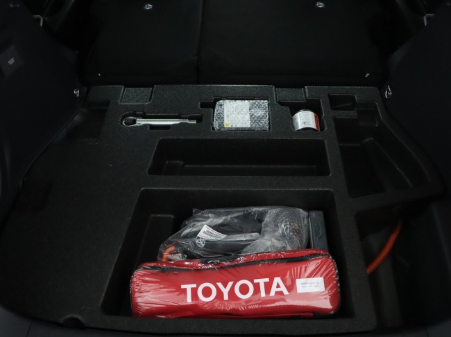 Toyota C-HR - 2.0 Plug-in Hybrid 220 Premium