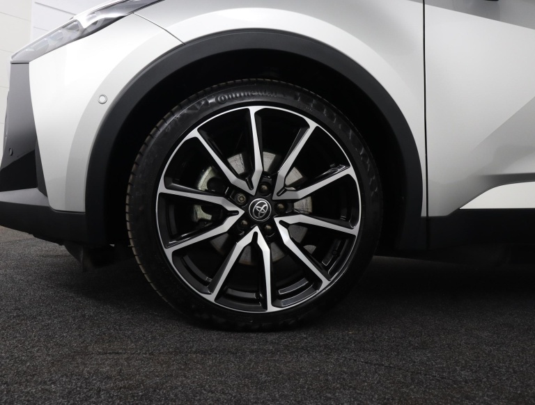 Toyota C-HR - 2.0 Plug-in Hybrid 220 Premium 37