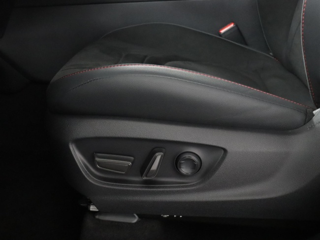 Toyota C-HR - 2.0 Plug-in Hybrid 220 Premium