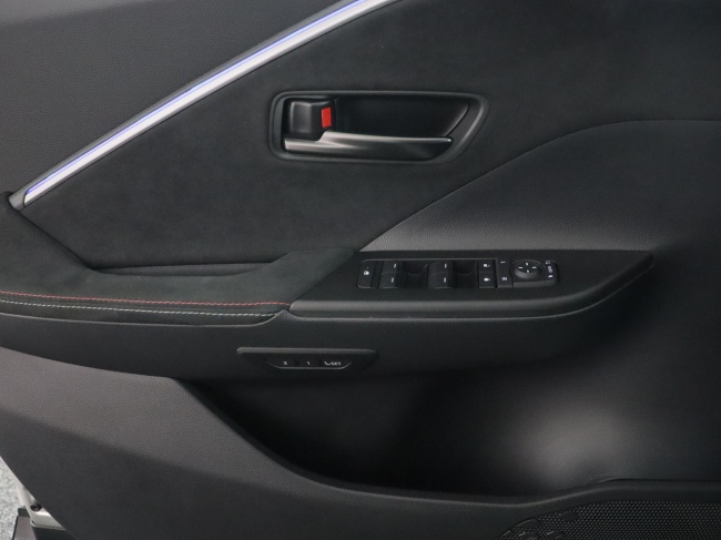 Toyota C-HR - 2.0 Plug-in Hybrid 220 Premium