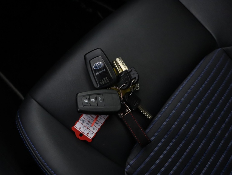 Toyota RAV4 - 2.5 Hybrid AWD Bi-Tone 11
