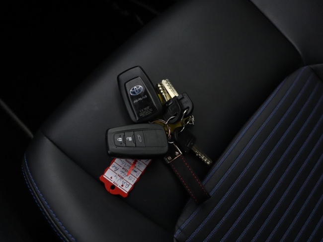 Toyota RAV4 - 2.5 Hybrid AWD Bi-Tone