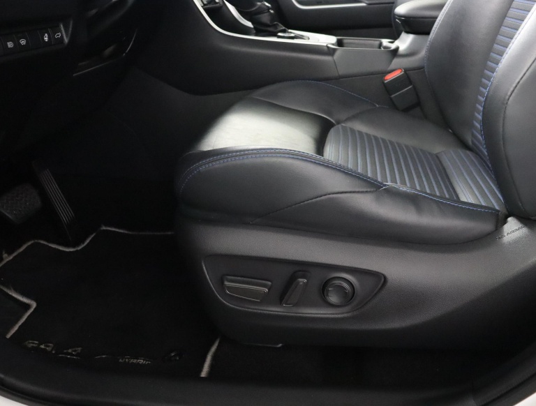 Toyota RAV4 - 2.5 Hybrid AWD Bi-Tone 40