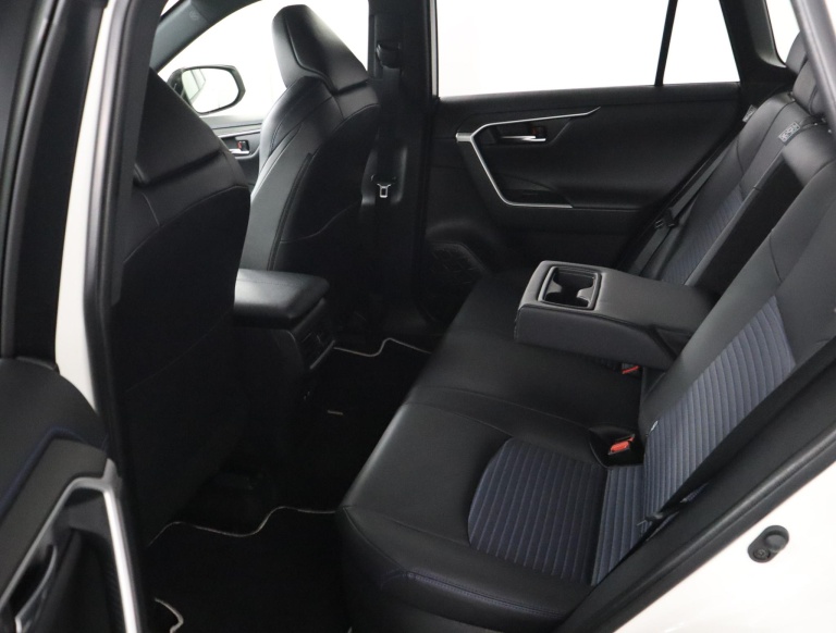 Toyota RAV4 - 2.5 Hybrid AWD Bi-Tone 41
