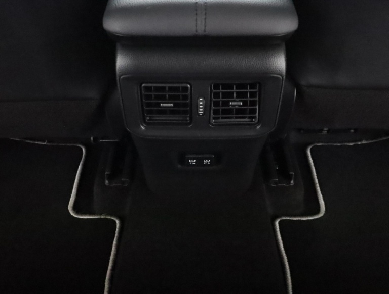 Toyota RAV4 - 2.5 Hybrid AWD Bi-Tone 42